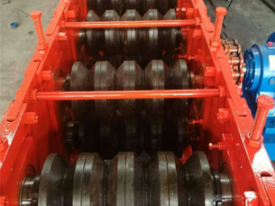 Round to square pipe machine / 2