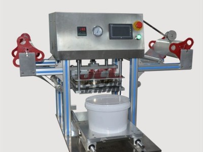 Pigment barrel sealing machine / 2