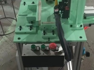 Bus spot welder / 3