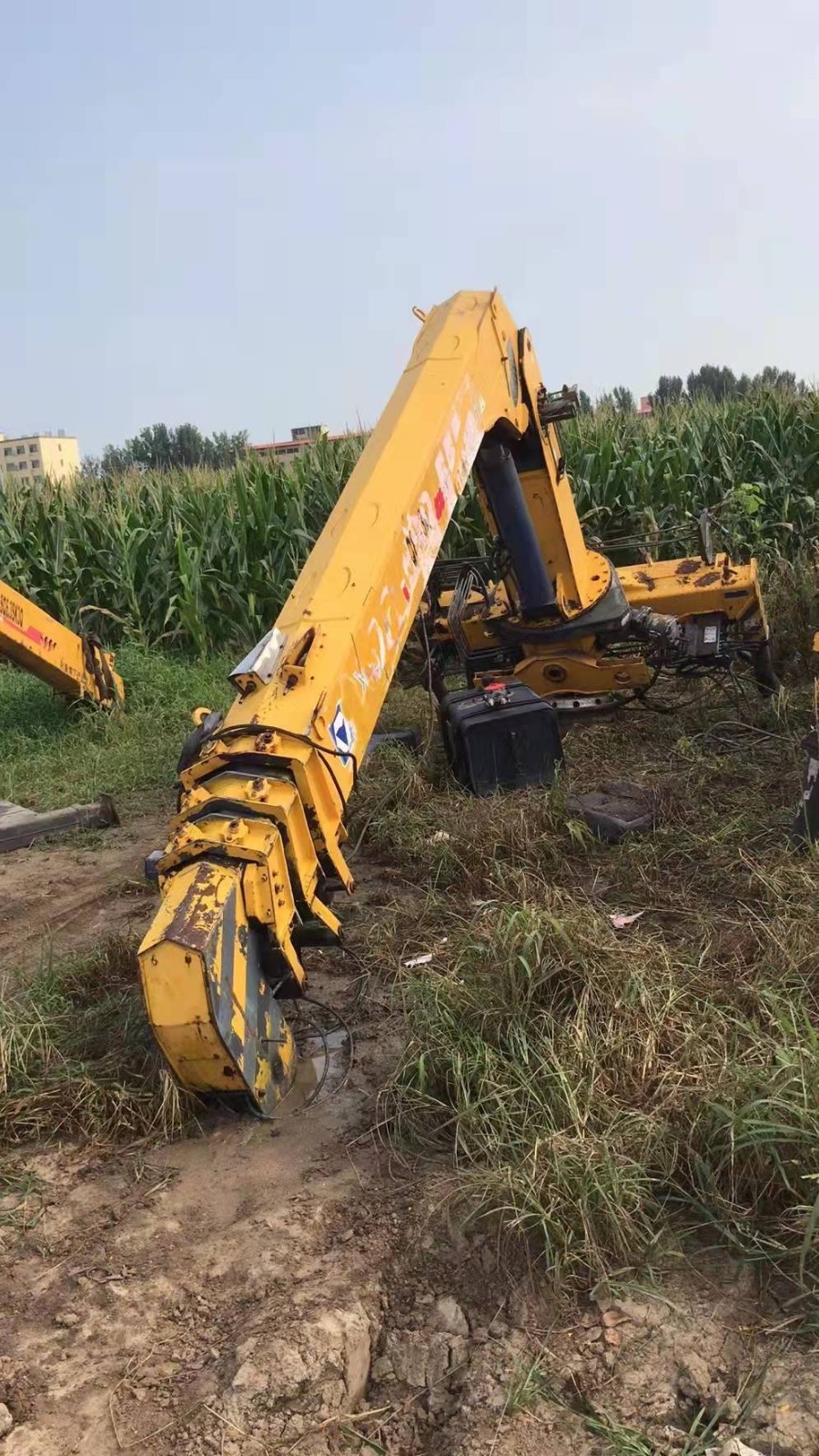 Truck mounted crane