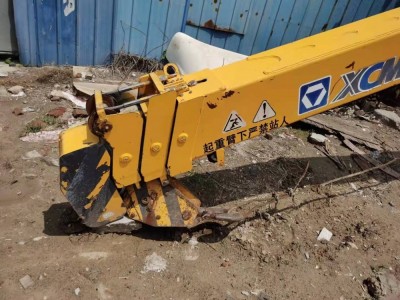 Truck mounted crane / 8