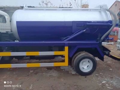 Sewage suction truck / 5