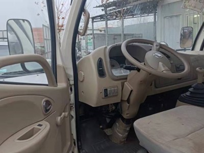 Sewage suction truck / 7