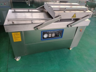 600 double chamber vacuum packaging machine / 3