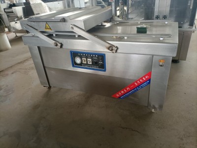600 double chamber vacuum packaging machine / 2