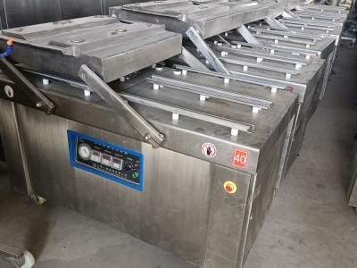 Automatic 420 type stretch film vacuum packaging machine / 2