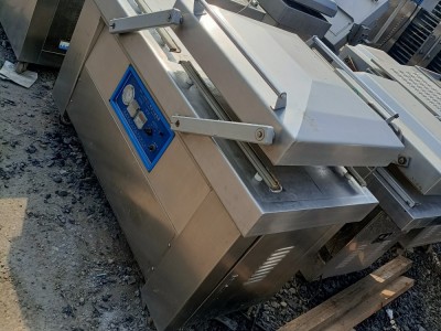 700 second-hand automatic vacuum double chamber packaging machine / 3