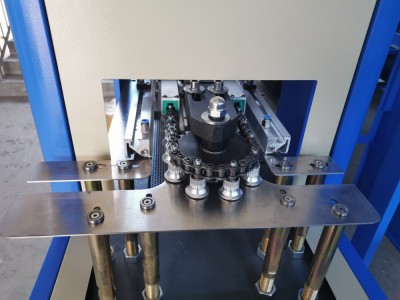 Fastest semi-auto blow machine / 2