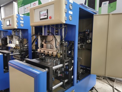 Fastest semi-auto blow machine / 3