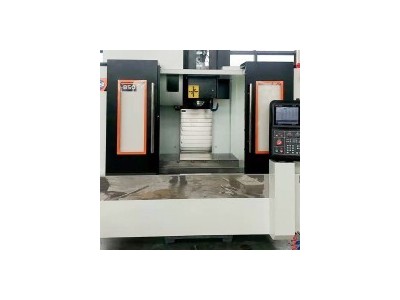 XFQ850CNC CNC machining center / 3