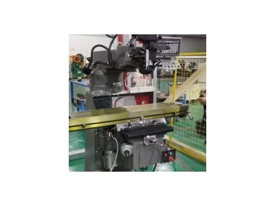 CNC milling machine Turret milling machine / 4