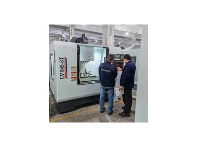 Vertical Machining Center CNC Milling Machine / 3