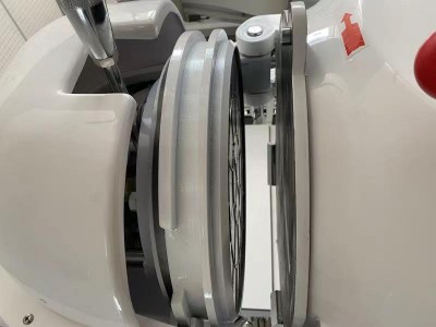 Semi-automatic dough divider and rounder machine / 2