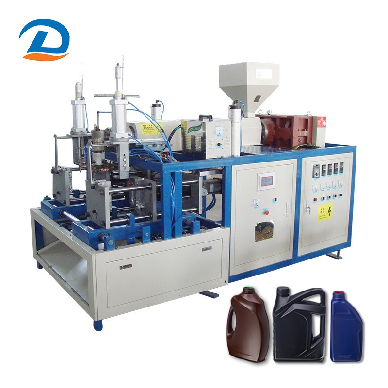 Plastic blow molding machine