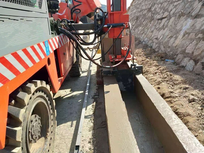 Road Curb Making Machine