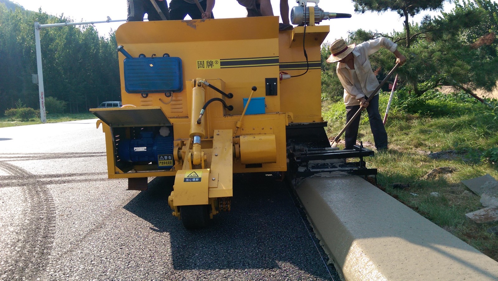 Curb Making Machine