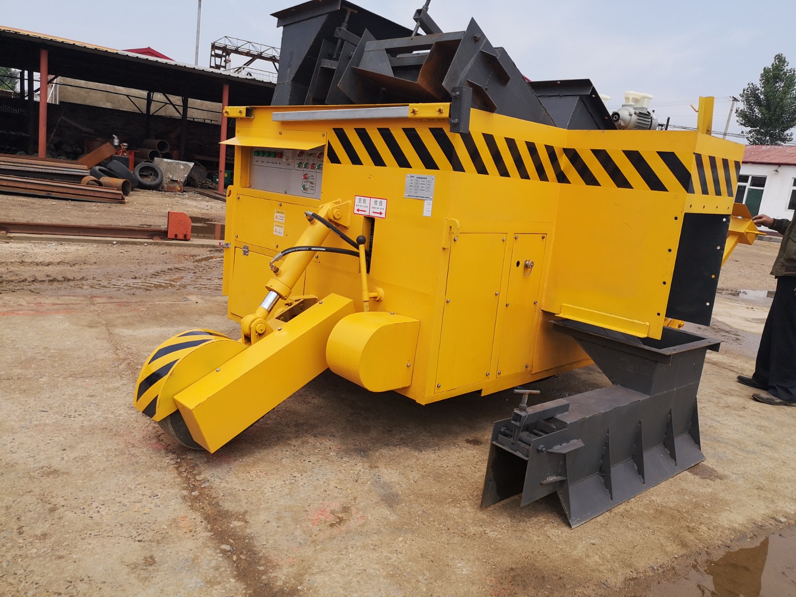 Curb Making Machine