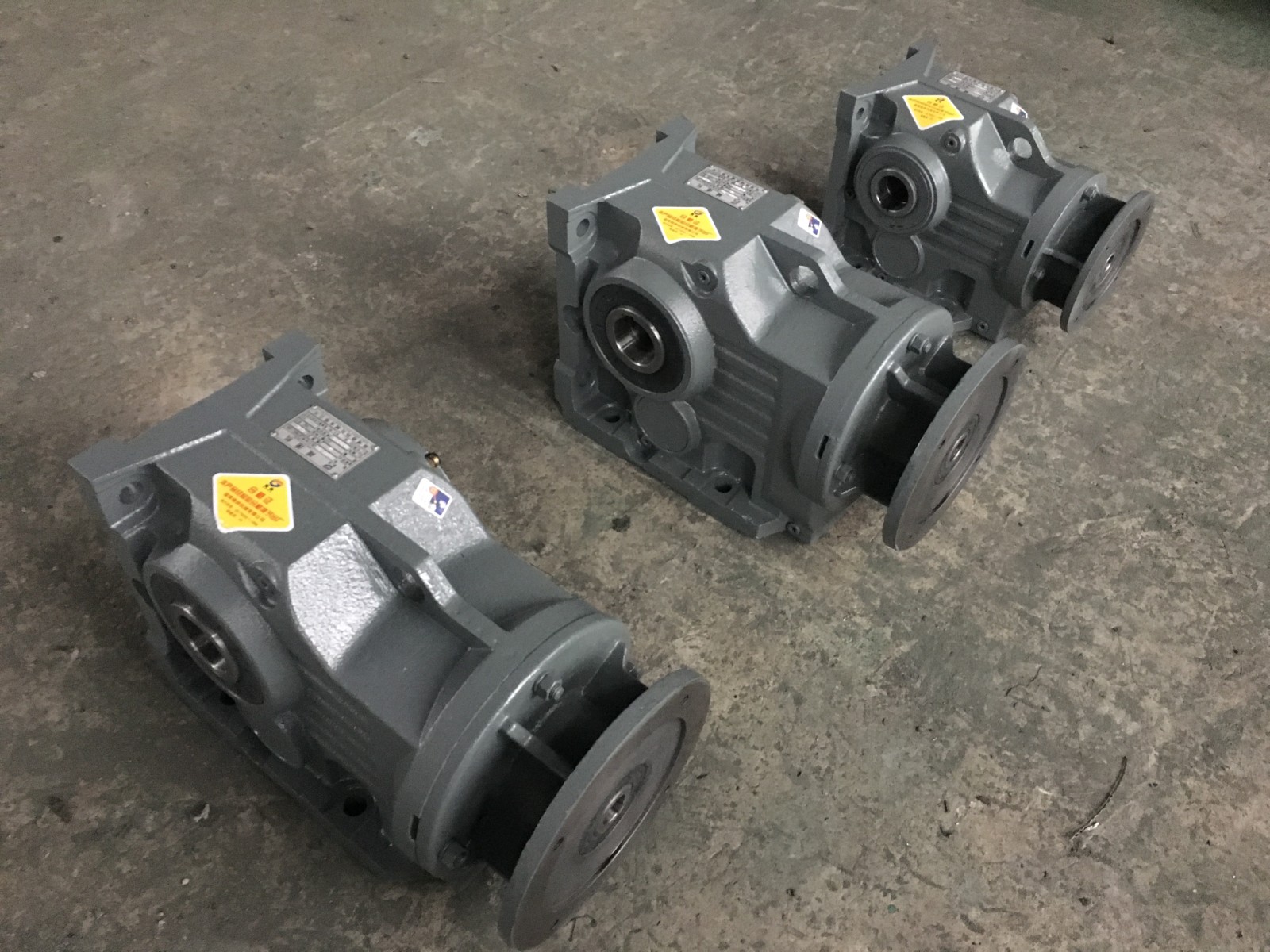 transmission case / 3