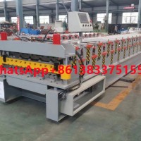 Roll forming machine