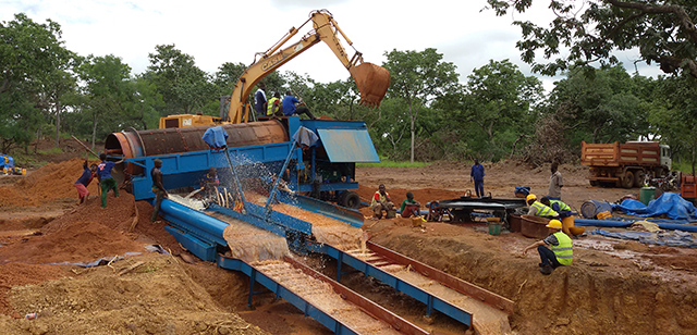 Mobile drum gold screening equipment / 2