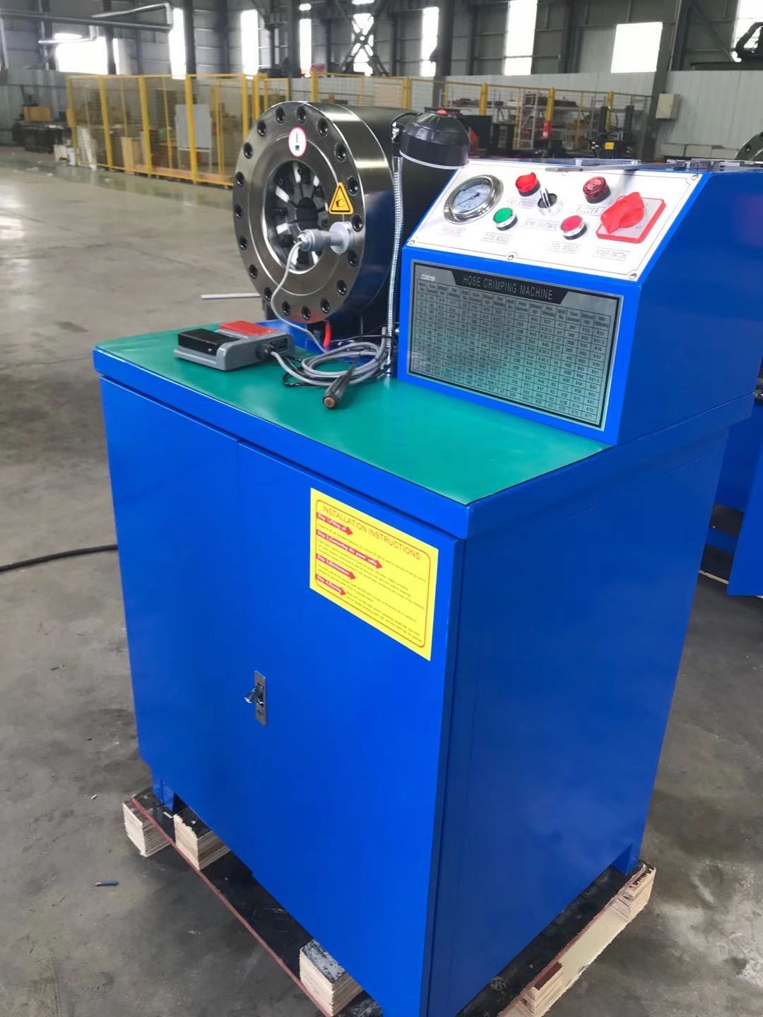 Hose crimping machine / 4