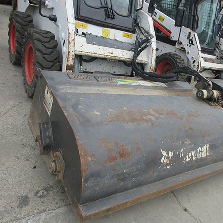 Skid Steer Loader / 2