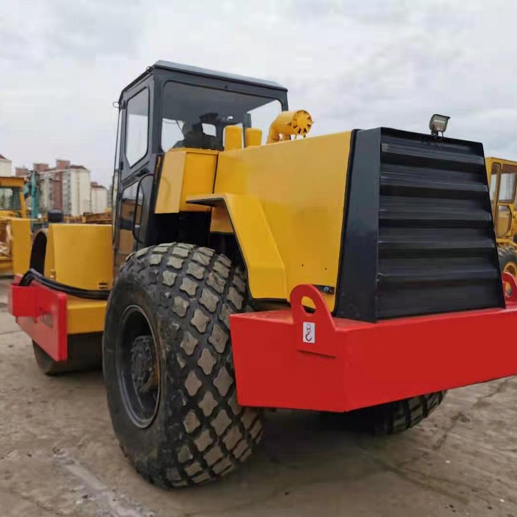 Road Roller / 3