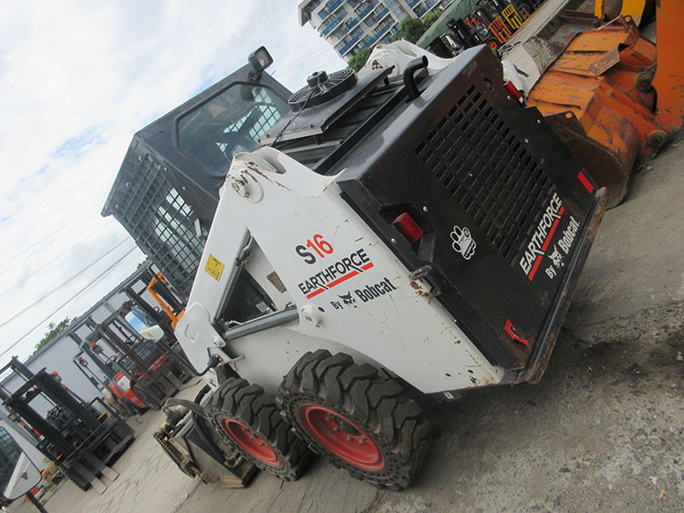 skid steer loader / 4