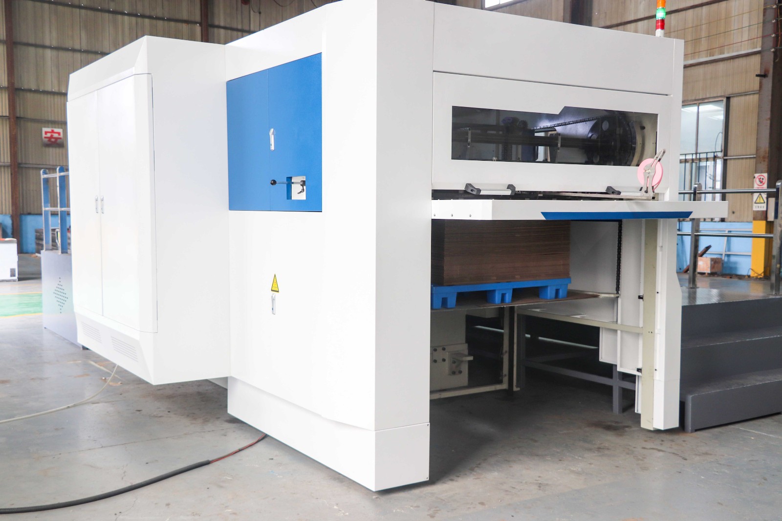 Carton Die Cutter / 8