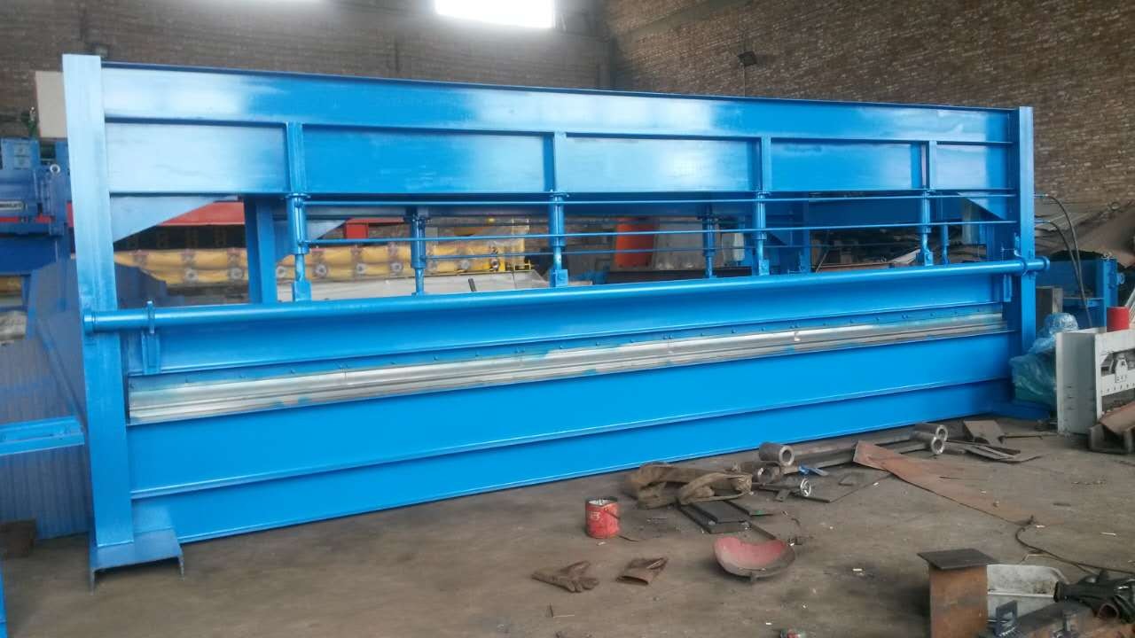 4M bending machine / 4