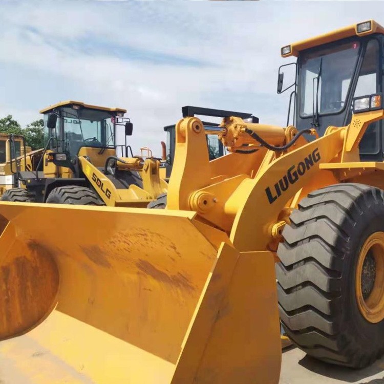 856 Articulated Wheel Loader / 4