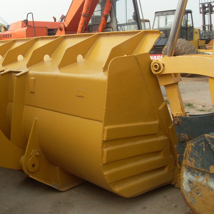 CAT 966G Loader / 6