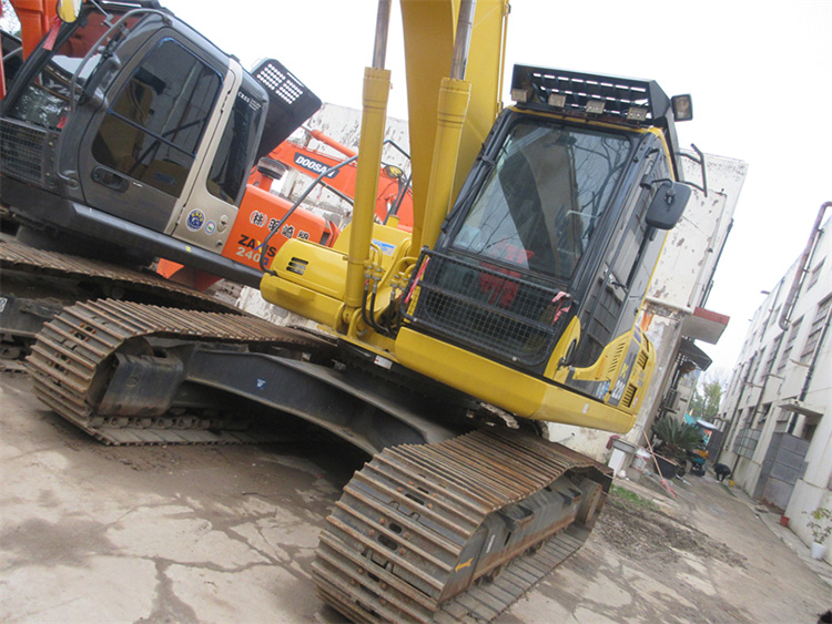 PC220-8 Track Excavator / 2