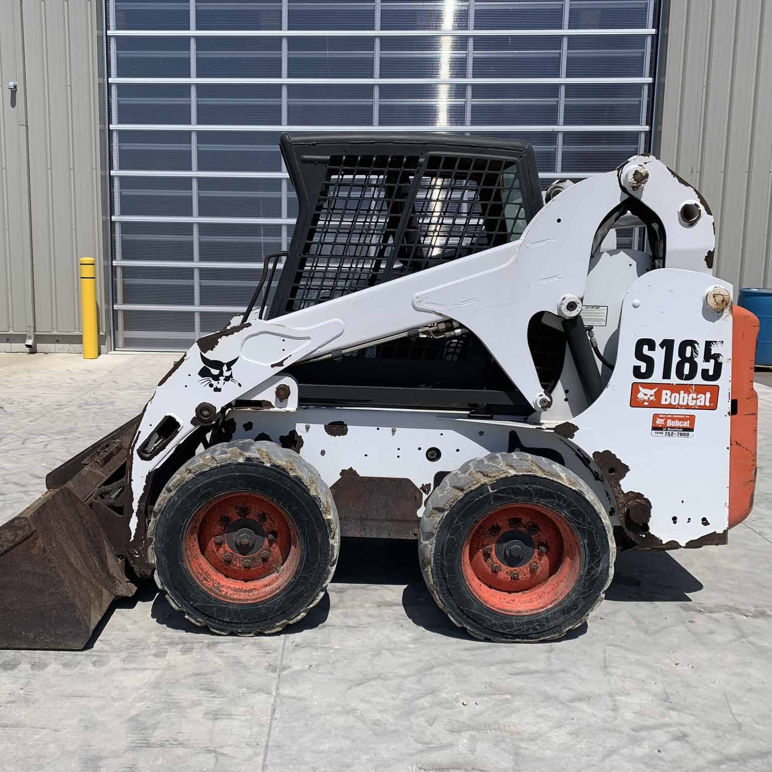 S185 Skid Steer Loader / 4