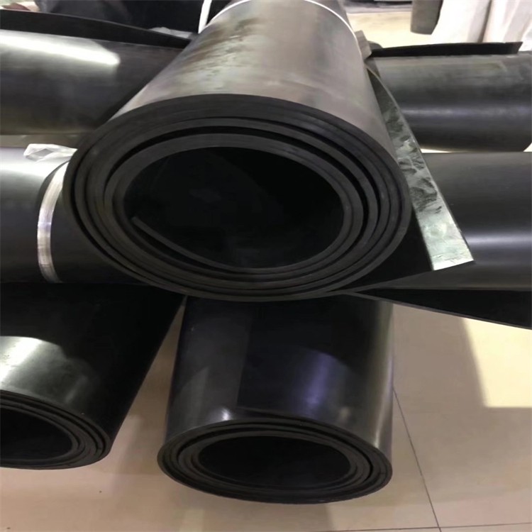 Oil resistant rubber plate