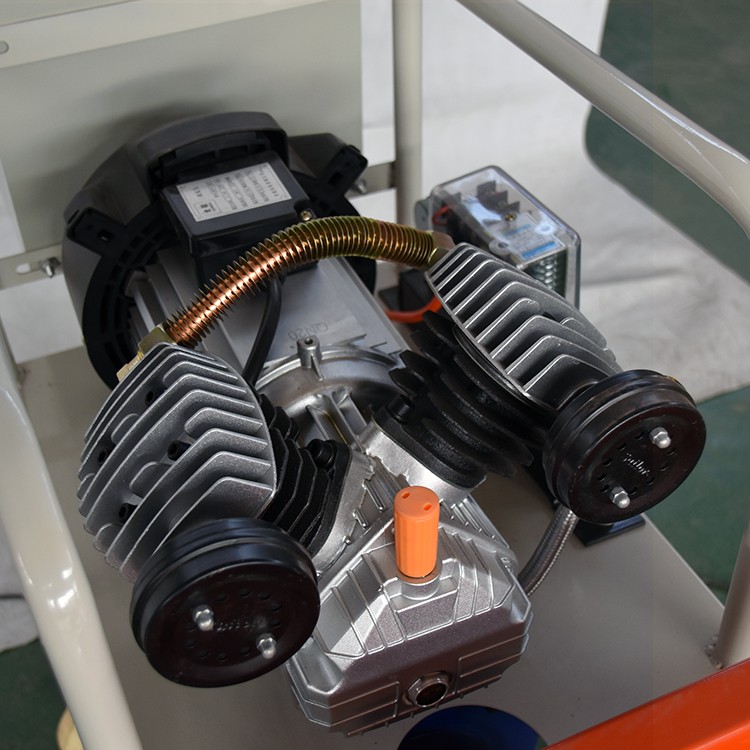 Screw spraying machine / 9