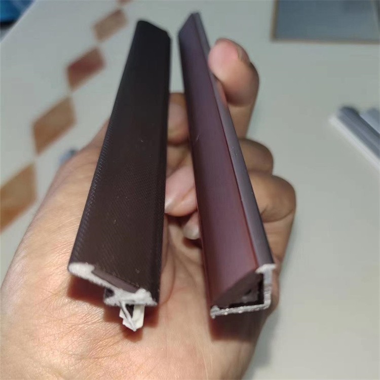 Door and window sealing strip / 8