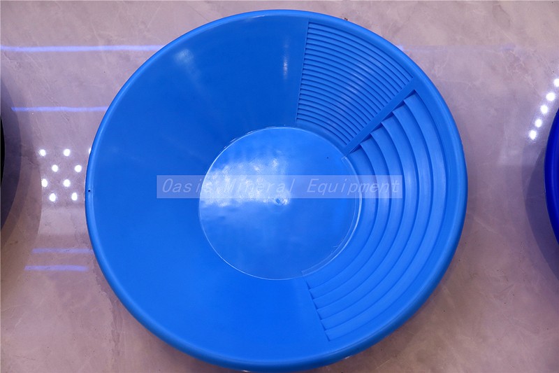 Plastic Gold Pan Bowl / 8