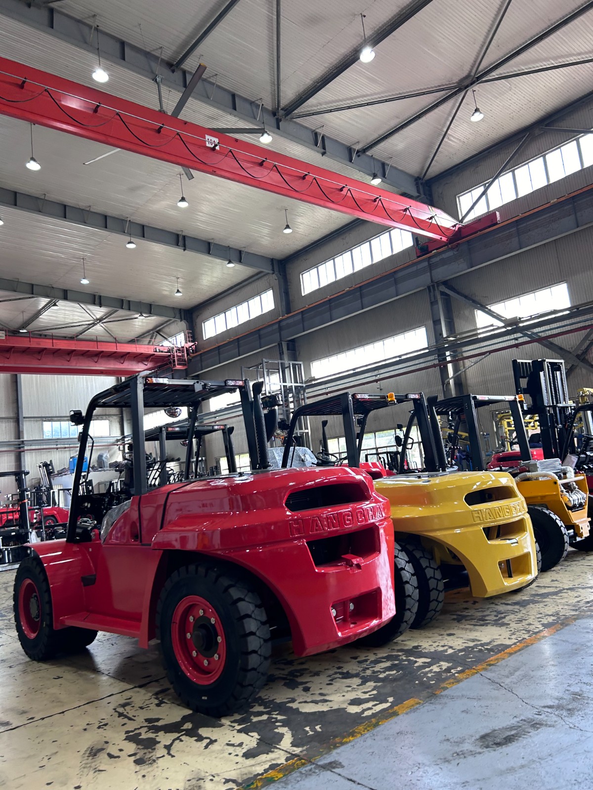 Industrial Forklift / 2
