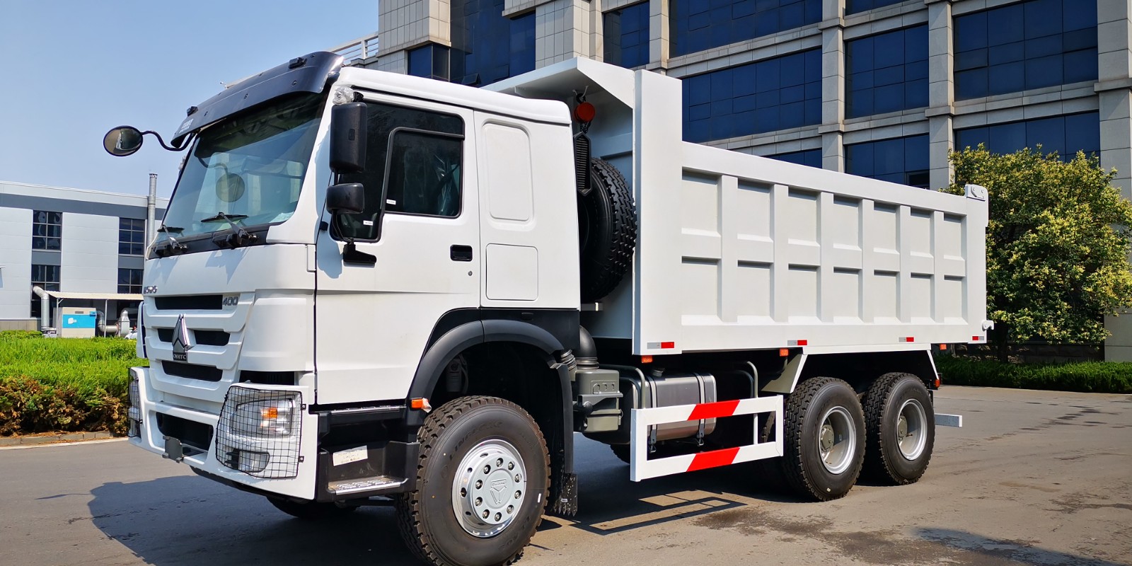 Sinotruk Howo Dump truck / 7