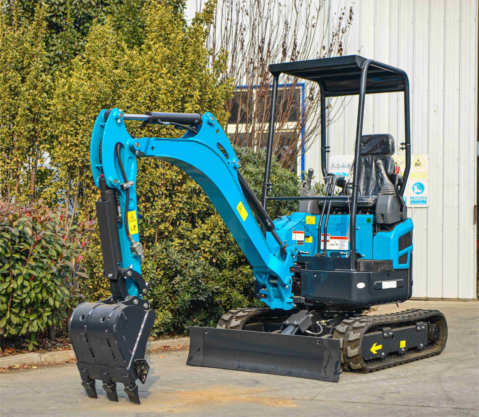 Yubo-20 2 Ton Small Digger Mini Excavator Width with Hydraulic Quick Connector / 2