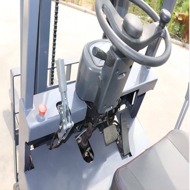 2 Ton Electric Forklift New Energy Small Four-Wheeled Truck Hydraulic Forklift / 2