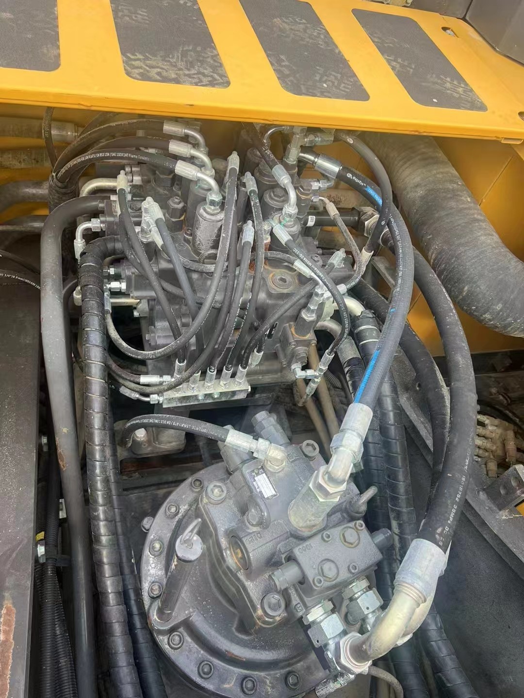 Second-hand excavator produced in 2021, LINGONG  E6255F 25-ton crawler excavator / 4