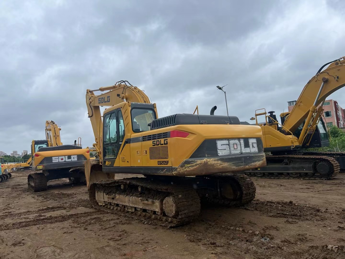 Second-hand excavator produced in 2021, LINGONG E6205F, 20-ton crawler excavator / 3