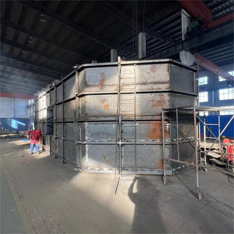 Large welding equipment / 3