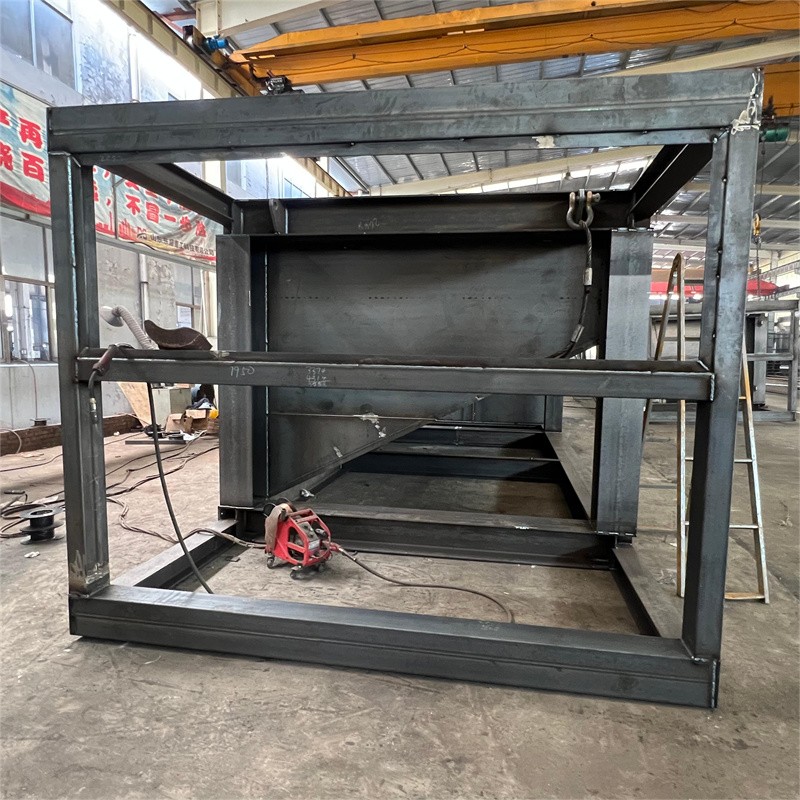 Large welding equipment / 2