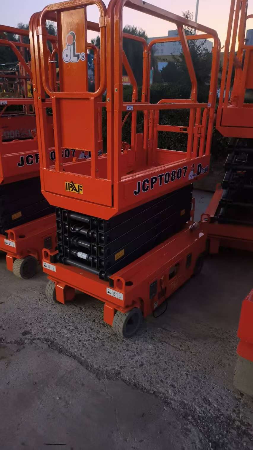 Dingli scissor lift platform 0708, small 6-meter electric drive / 3