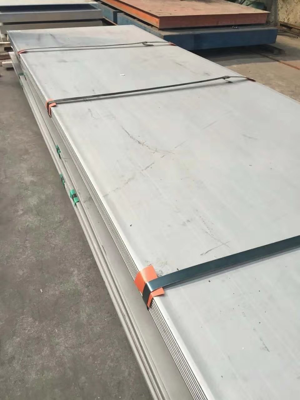 Stainless steel plate / 4