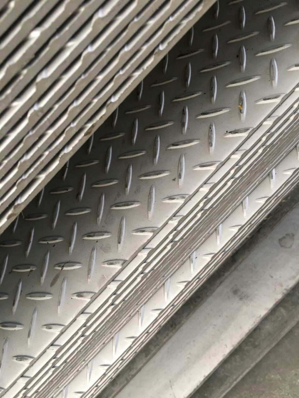 Stainless steel patterned plate / 3