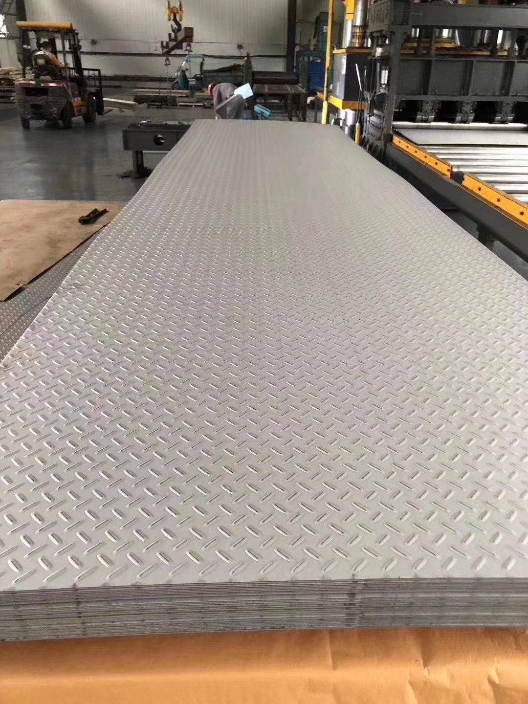 Stainless steel patterned plate / 4
